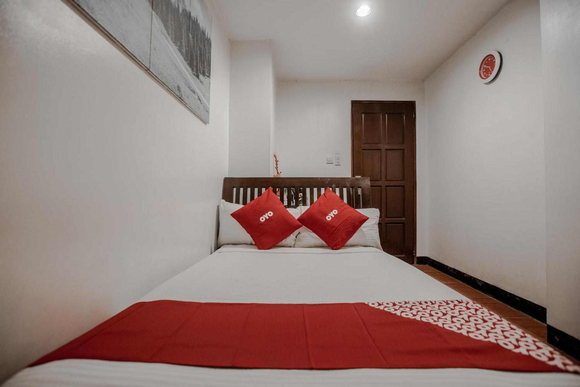 OYO 714 Haeinsa Condotel Quezon City Exterior foto