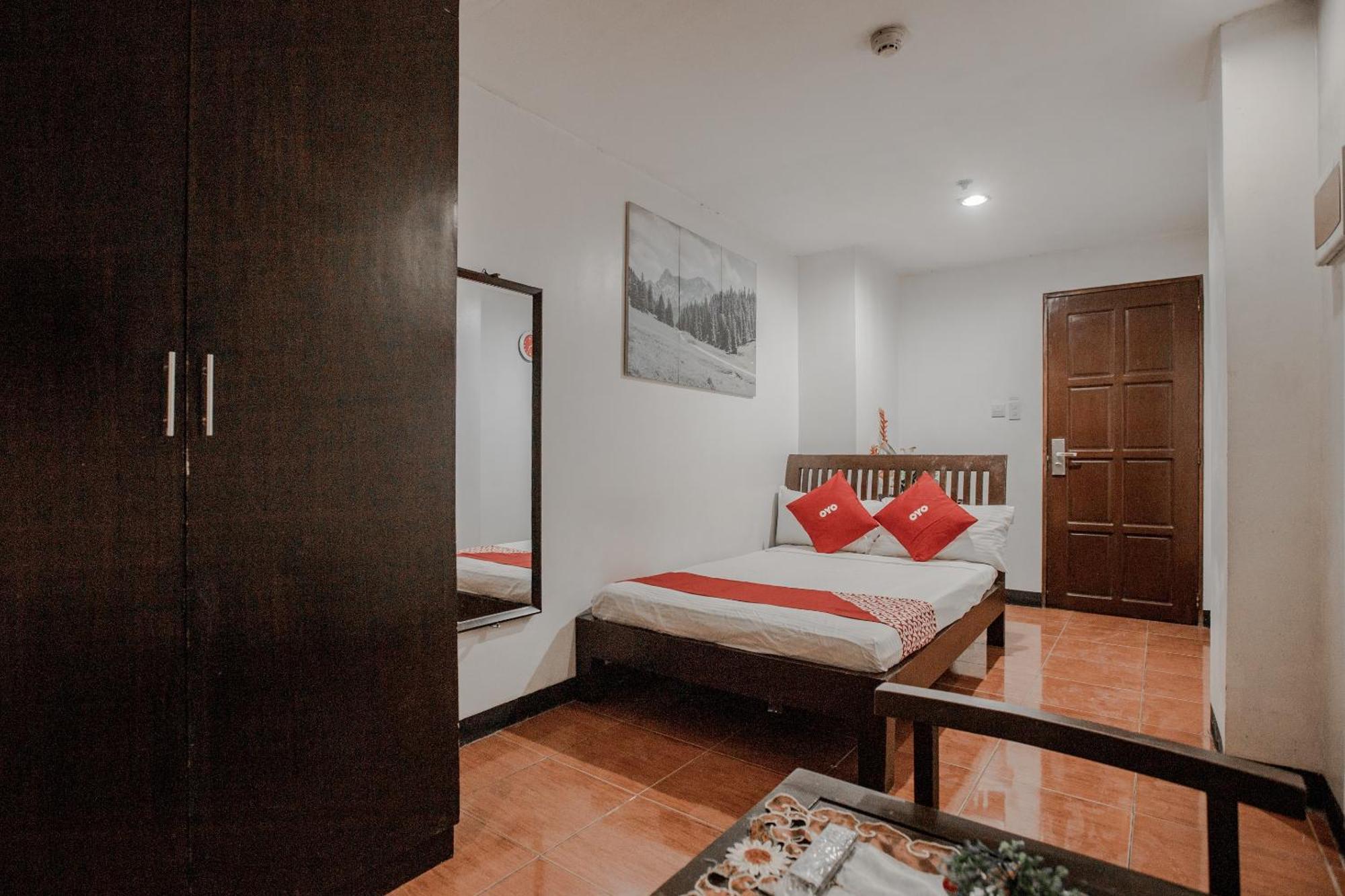 OYO 714 Haeinsa Condotel Quezon City Exterior foto