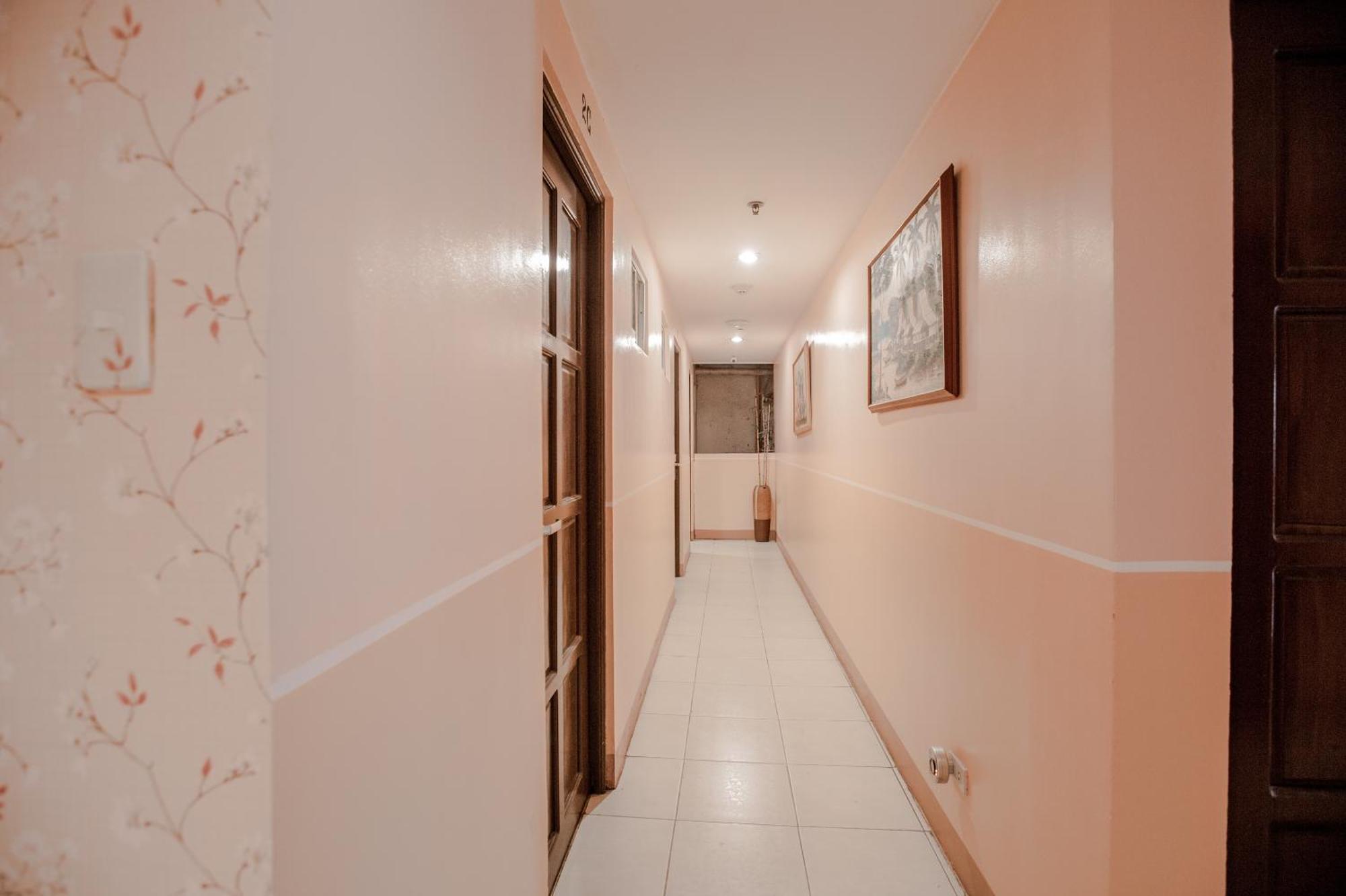 OYO 714 Haeinsa Condotel Quezon City Exterior foto